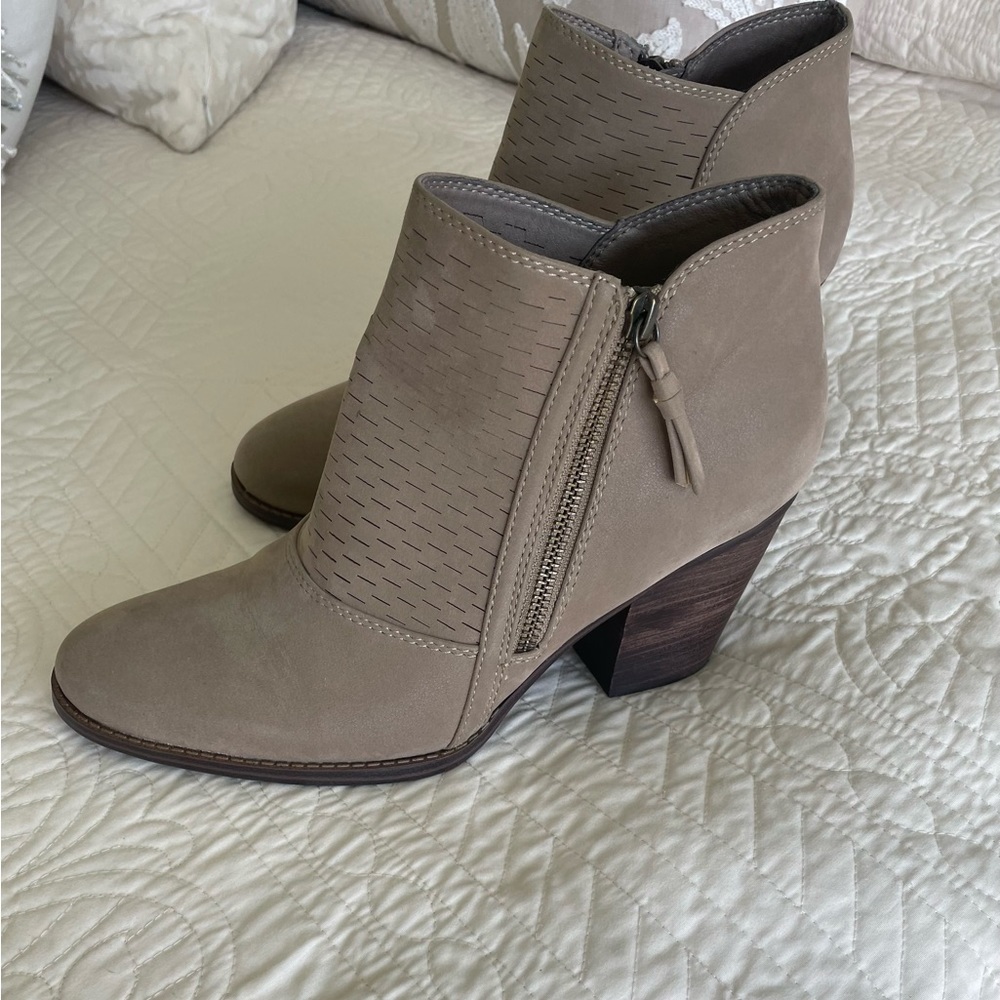 Baretraps Taupe Booties